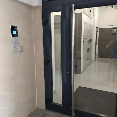 Lägenhet Apartman Stupine Metropola *