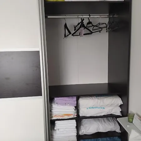 Lägenhet Apartman Stupine Metropola